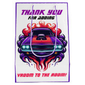 燃えるマッスルカーパープル&レッド/オレンジキャンディ絵を描ー ミディアムペーパーバッグ (裏面)