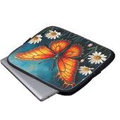 燃える蝶の明るい炎の（昆虫）オオカバマダラ、モナークウイングアート ラップトップスリーブ (正面下部)