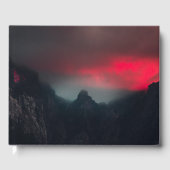 燃える雲、霧、そして山々 ゲストブック (正面)