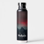 燃える雲、霧、山のモノグラム ウォーターボトル (左面)