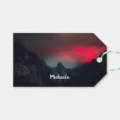 燃える雲、霧、山のモノグラム ギフトタグ (正面(横))