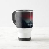 燃える雲、霧、山のモノグラム トラベルマグ (正面左)