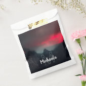 燃える雲、霧、山のモノグラム フェイバーバッグ (封をした状態)