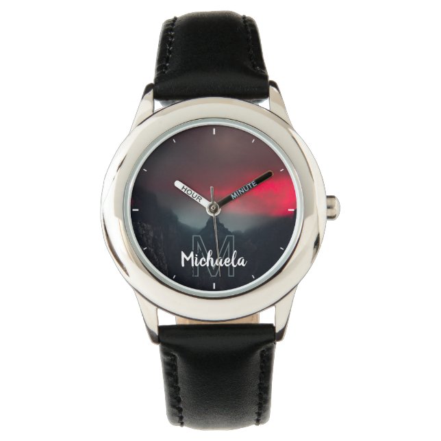 燃える雲、霧、山のモノグラム 腕時計 (正面)