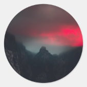 燃える雲、霧、山 ラウンドシール (正面)