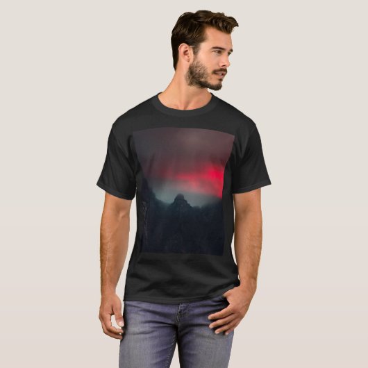 燃える雲、霧、山 Tシャツ (正面フル)