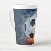 燃え盛りサッカー/サッカーボール装飾用クッション カフェラテマグ (左アングル)