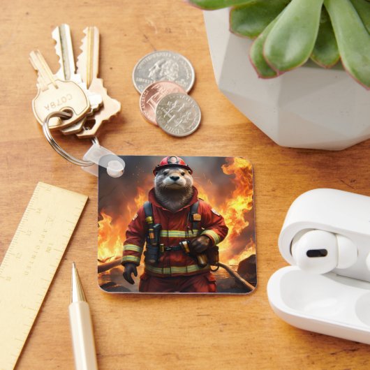 **「燃え盛る勇敢さ:オーター消防士** キーホルダー (デスク)