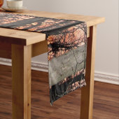 燃え盛る森林浴の夕日 ミディアムテーブルランナー (インサイチュ)