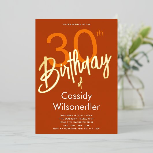 燃はっきりした焼オレンジ30歳の誕生日金ゴールド 箔招待状 (立ち正面)