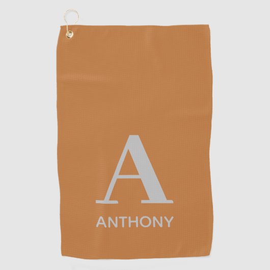 燃モダン焼オレンジモノグラムパーソナライズされたメンズ ゴルフタオル (正面)