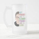 爆弾のように壊れやすい花のようにもろくない フロストグラスビールジョッキ (左)