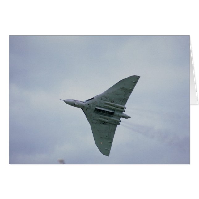 爆弾のドアが付いているVulcanの爆撃機の下側は、開きます (正面横)