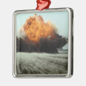 爆発が起こる メタルオーナメント (左)