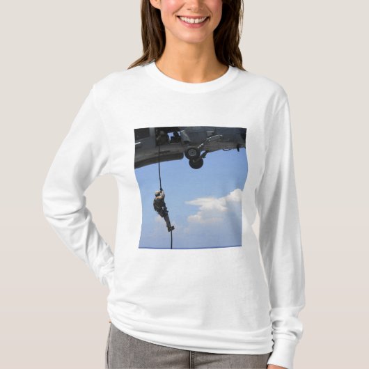 爆発的廃棄技術者 Tシャツ (正面)