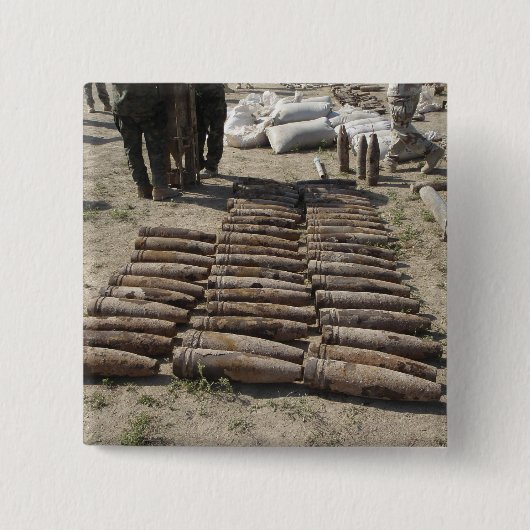 爆発装置の特定と発明 缶バッジ (正面)