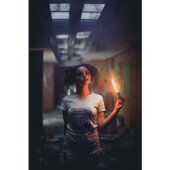 爪のコスチュームが面白いハロウィーン Tシャツ