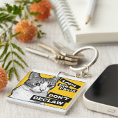 爪を除かないで下さい キーホルダー (正面右)