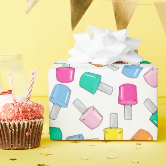 爪、 ネイルポーランドスパパーティーマニキュア美しい誕生日 ラッピングペーパー (誕生日パーティー)