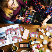 爪、 ネイルメイクアップアーティストホログラフバラパープルグリッター 名刺