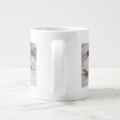 爪-白によって後につかれるオオワシ2001年 ジャンボコーヒーマグカップ (裏面)