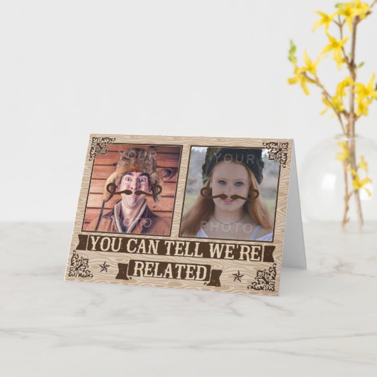 父おもしろいの日の口ひげカスタム家族の写真 カード (黄色い花)