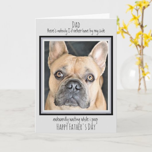 父おもしろいの日 – かわいい犬のペット写真 – 犬のパパ カード (黄色い花)