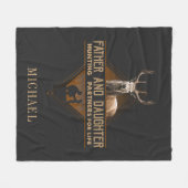 父と娘の狩りパートナー フリースブランケット (正面(横))