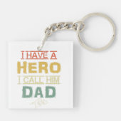 父の日のパパ贈り物と呼ぶ英雄がいる キーホルダー (裏面)