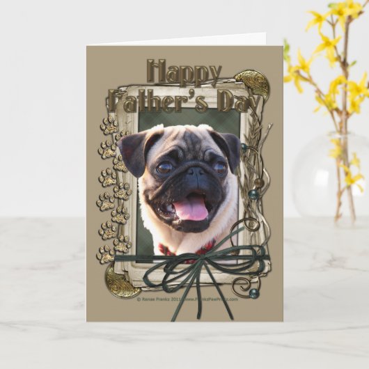 父の日 – 石の前足 – Pug カード (黄色い花)