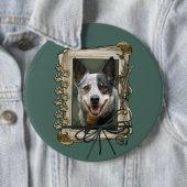 父の日-石造りの足-牛犬 缶バッジ (インサイチュ)