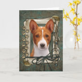 父の日-石造りの足- Basenji カード (黄色い花)