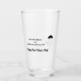 父キスをするベビー、幸福なファースト・ファーザーズ・デー。 タンブラーグラス