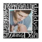 父パーソナライズされたの日ワードコラージュ黒 タイル (正面)