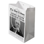 父パーソナライズされた日新聞抱き枕 ミディアムペーパーバッグ (裏面アングル)