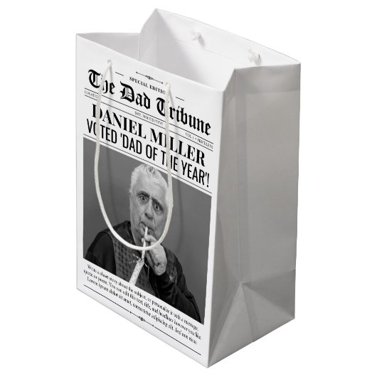 父パーソナライズされた日新聞抱き枕 ミディアムペーパーバッグ (裏面アングル)