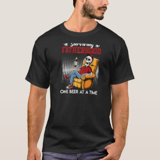 父親であること ビールを飲みながらひとつずつ乗り越える父親の日常 Da Tシャツ