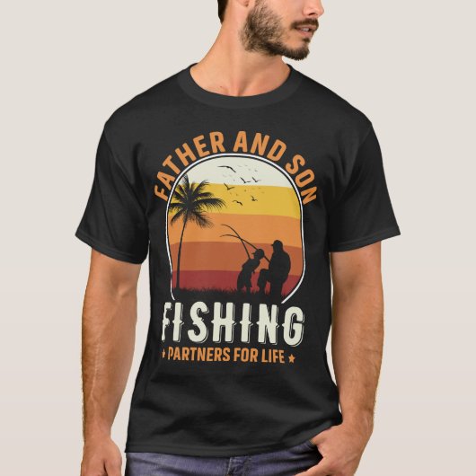 父親と息子の魚釣りパートナー人生フィッシャー Tシャツ (正面)