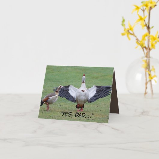 父親の日のカードにぴったりなユーモアたっぷりのガチョウの絵 カード (黄色い花)