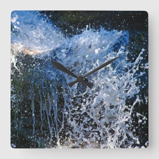 爽快な違う滝 スクエア壁時計 (正面)