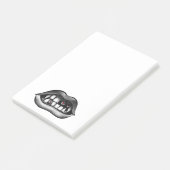 牙と悪い生き物を持つ吸血鬼の口 ポストイット (アングル)