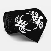 牙の毒液を持つくも ネクタイ (ロール)