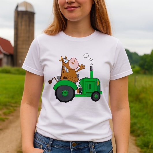 牛がトラクターを運転 Tシャツ