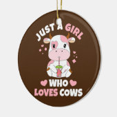 牛が大好きな女の子かわいいイチゴの牛 セラミックオーナメント (左)