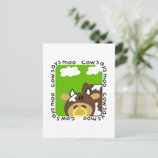 牛がTシャツモーと贈り物を言う ポストカード (スタンド正面)