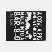 牛と豚と鶏がバーB-Qに入る フリースブランケット (正面(横))