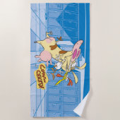 牛と鶏のハグのグラフィック ビーチタオル (正面)