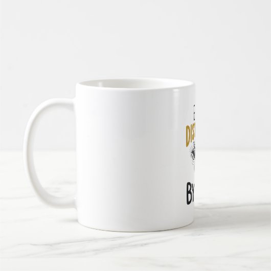 牛に気を取られがち 冗談 牛 愛好家 Tシャツ_1 コーヒーマグカップ (左)