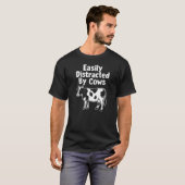 牛に気を取られがち Tシャツ (正面フル)
