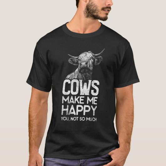 牛に癒される農家の男 Tシャツ (正面)